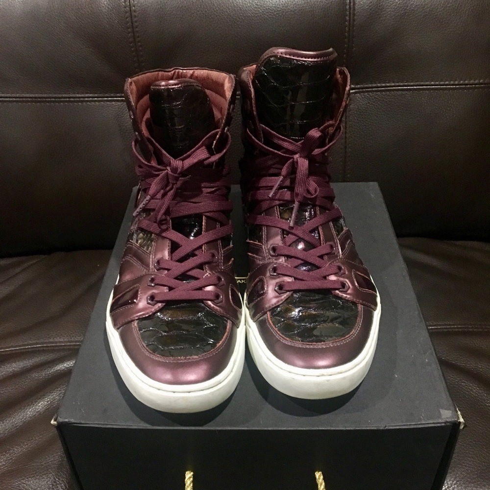 Jump sneakers